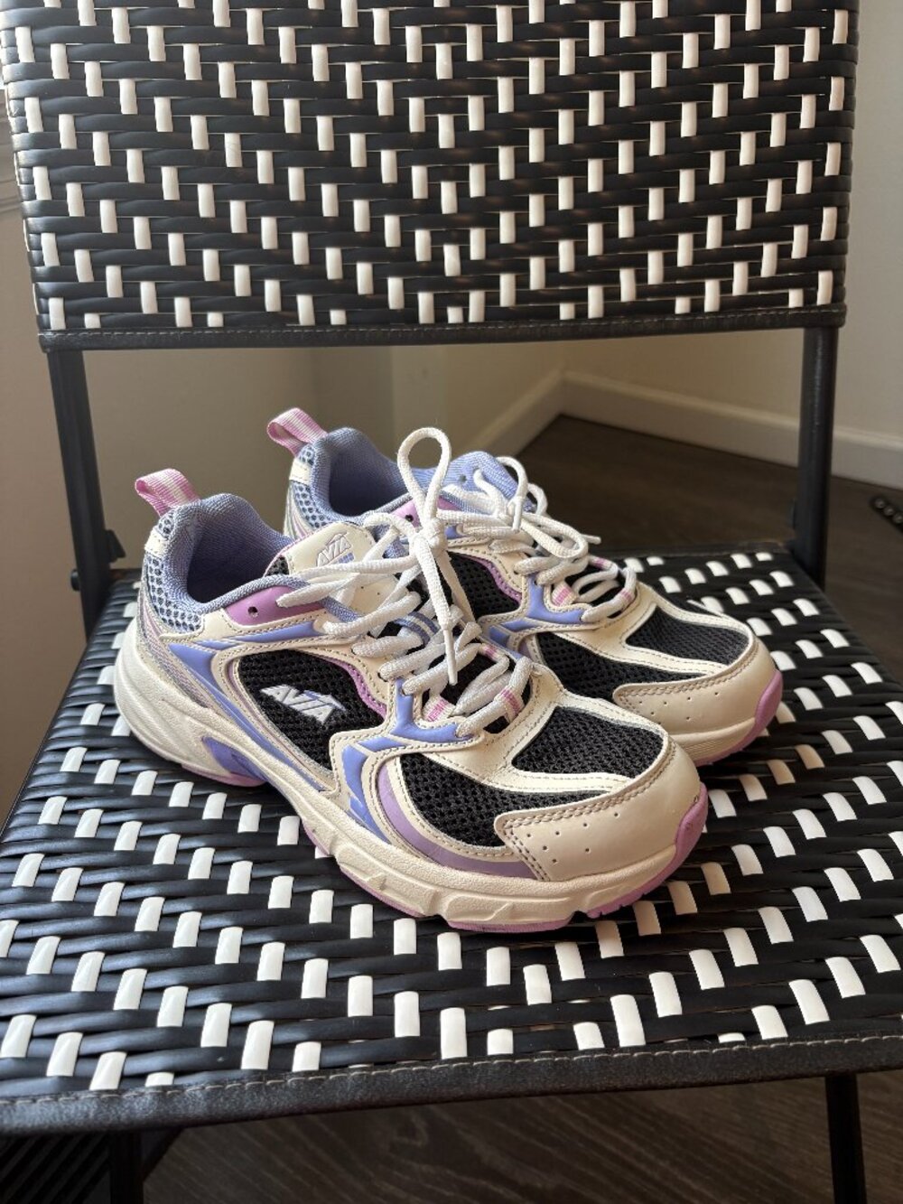 AVIA 5000 Women’s Size 8 Chunky Sneakers White Black Lavender Pink Y2K